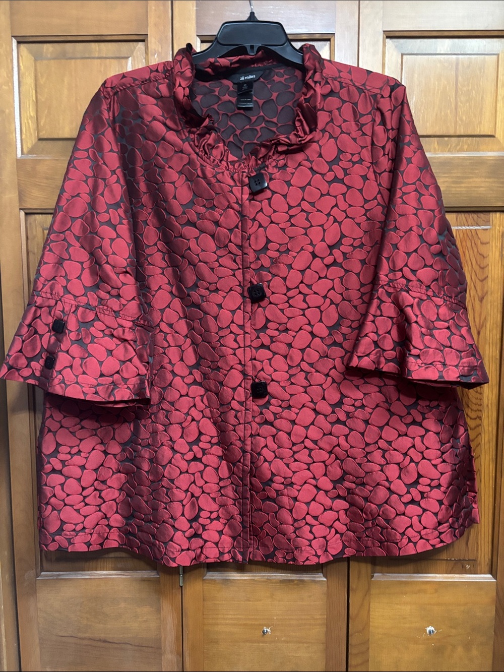 Ali Miles Red Pebble-Print Ruffled Collar Bell-Sleeve Tunic